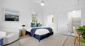 4 Bed Queenslander City Views Walk to Suncorp Deck + Parking - Image 2
