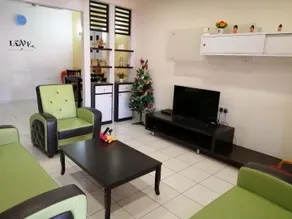 Holiday Homestay - Image 2