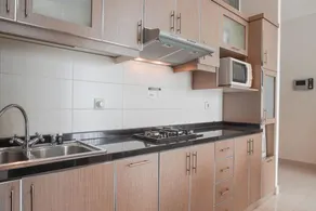 Homey And Comfort Stay 2Br Bellezza Apartment - Image 3