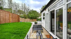 Croydon, victorian garden maisonette, free parking, Gatwick accessible - Image 4