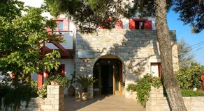 Aposperides Hotel - Image 2