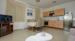 Apartments and rooms with parking space Trogir - 22531 - Image 4