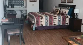 Katie's Cozy Suites - Image 2