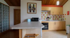 Surlingham Lodge Studio Large Family Cottage - Image 5