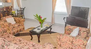 Bamboo Vacation Home - Image 2