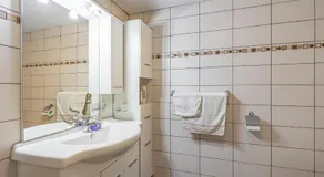 Vrtin Vineyard Family Retreat - Happy Rentals - Image 5