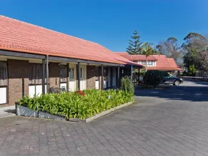 Airport Manor Inn - Image 5