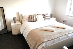 AO Home Lettings - Ferryhills House - Image 2