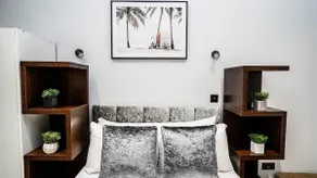 Cozy Heathrow Annex  E2M Stays - Image 5