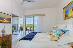 Three Bedroom @ Drift with Rooftop Terrace! - Image 2