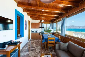 Effie Beach Front Apartment with Pool - Image 4
