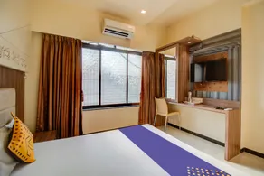 SPOT ON 68688 Royal Guest House - Image 2