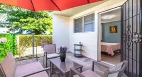 Aloha Comfort Stay one bedroom with private patio - Image 4