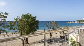 Neachora Beachfront Suites - Image 2