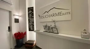 VESUCHARME SUITE Luxury Room - Image 2