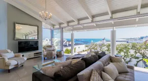 White Waves Beach House - Image 3