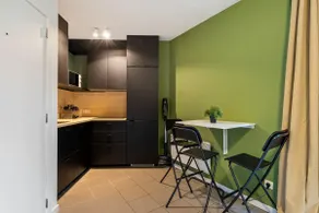 Cozy Apt Near Central & Parking - Image 3