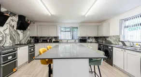 Holiday and Contractor Stay - Sleeps 2 - Image 3