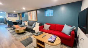 Sleeps 10 + Coffee bar + Game Room + Train to CHGO - Image 2