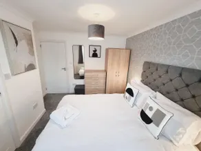 Central 2Bed&2Bath Flat w/ FREE Wi-Fi / Parking - Image 2