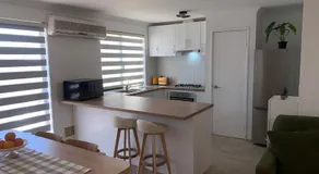 Fresh & fabulous 4 bedroom villa - walk to Curtin University - Image 2