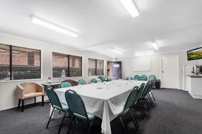 Airport Admiralty Motel - Image 3