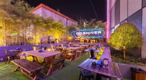 J Icon Hip Hotel - Image 4