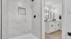 4 bedroom Luxuriously Furnished Modern Mansion With Pool, Spa, and Patio - Image 3