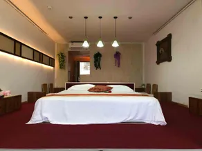 Ling Hai Sheng Xia Hai Jing Apartment - Image 3