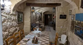 Traditional Maltese House in centre of Town - Image 5