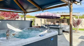 NEW Luxury Home with HotTub, Cinema and Firepit - Image 5