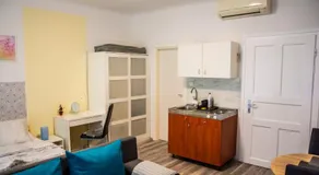 Apartment & room Eni - Image 2