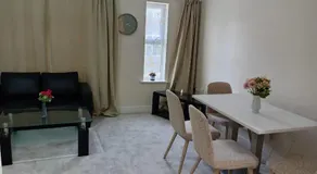 2 Bedrooms Flat in Surrey, 30 min to London - Image 4