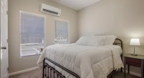 WL3, Free parking and Coffee , Smart Tv , Fast Wi-Fi - Image 2