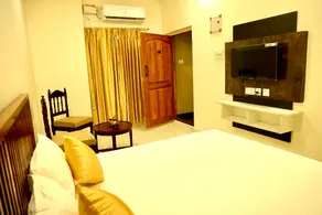 JACK'S DEN residency - Image 1