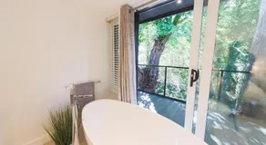 The Hide - Image 4