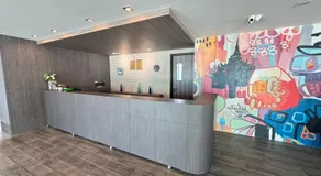 BB Glass House Chachoengsao Hotel บีบี กลาสเฮ้าส์ ฉะเชิงเทรา - Image 3