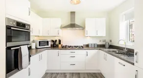 4 Bed Business Stay in Warwick Office & Garden - Image 3
