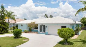 Waterfront Paradise! Heated Pool, Dock, Grill, Fishing near restaurants and shops - Image 5