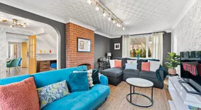Boutique Cambridgeshire Gem - Image 3