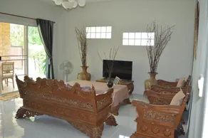 Mae Paradise - Image 4