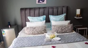 Warmbaths Thai Spa and Guest House - Image 2