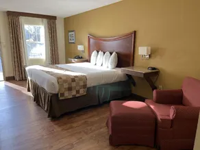 Atkinson inn and suites  - Image 4