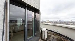 2 Bed 2 Bath Penthouse With Amazing Views with Free Parking - Image 3
