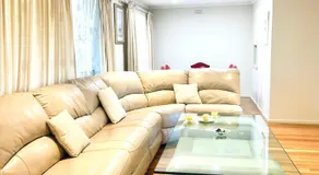 Cozy and Quiet Home in Doncaster, Close to Shops & Transport - Image 3