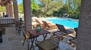 Le Mas Victoria - Chambres d'hôtes avec table d'hôtes-Parking privé ferme - Image 4