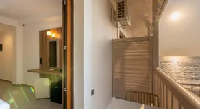 Kelly Beach Hotel - Image 5