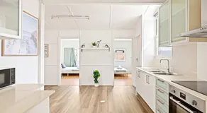 Steps to Mall & Train - Eplore with Ease - Prime Location in Seven Hills - Shared Bathroom - Image 3