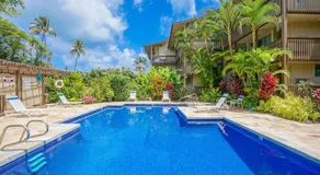 Charming Wailua Bay View Oceanfront Top Floor With an Amazing View! - Image 3