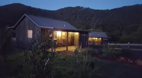 Rustic Hut Bush Retreat - Image 5